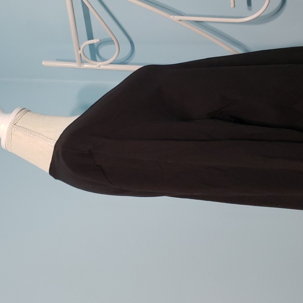 Basic Long Sleeve Tee - Picture 4 of 7